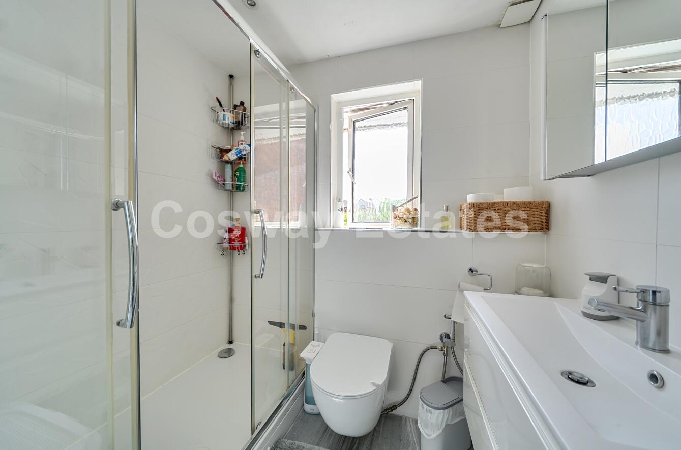Rowlands Close, Mill Hill, NW7, London